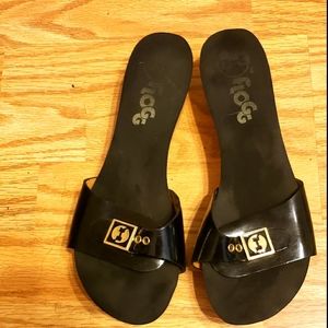 Wooden comp used sandals